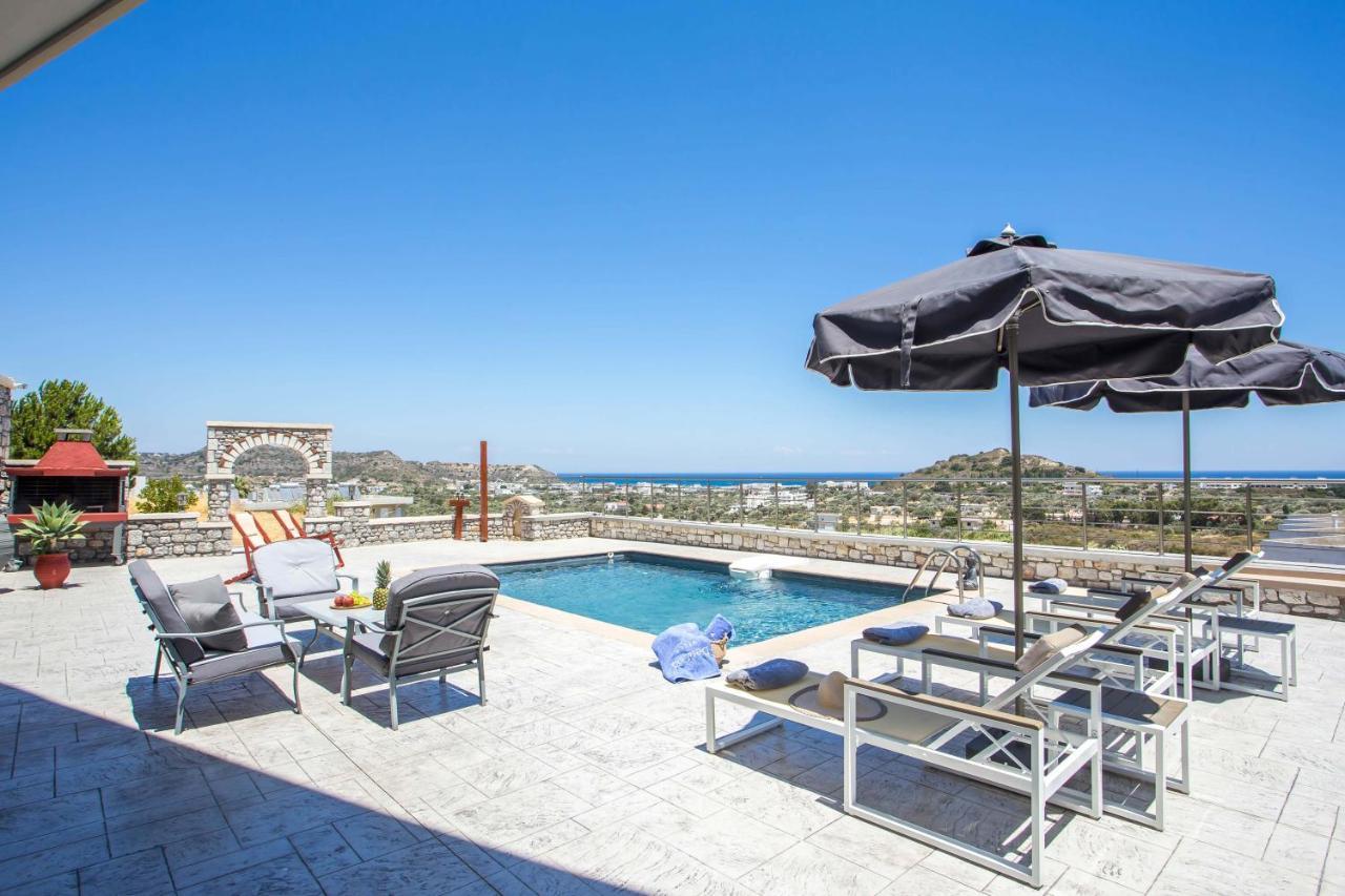 Des & Coo Luxury Villa With Private Pool 法里拉基 外观 照片