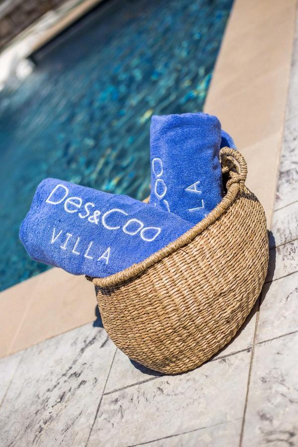 Des & Coo Luxury Villa With Private Pool 法里拉基 外观 照片