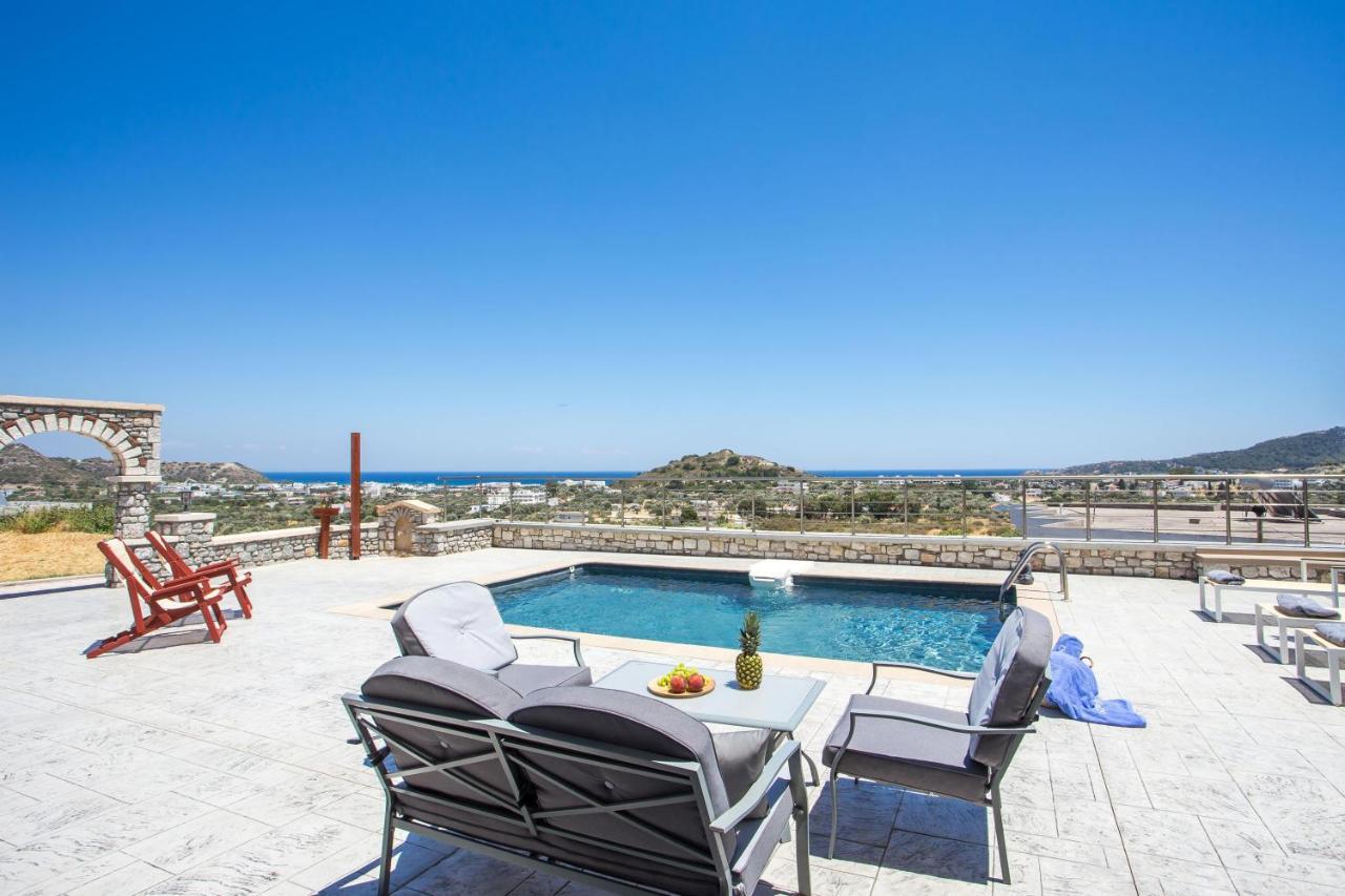 Des & Coo Luxury Villa With Private Pool 法里拉基 外观 照片