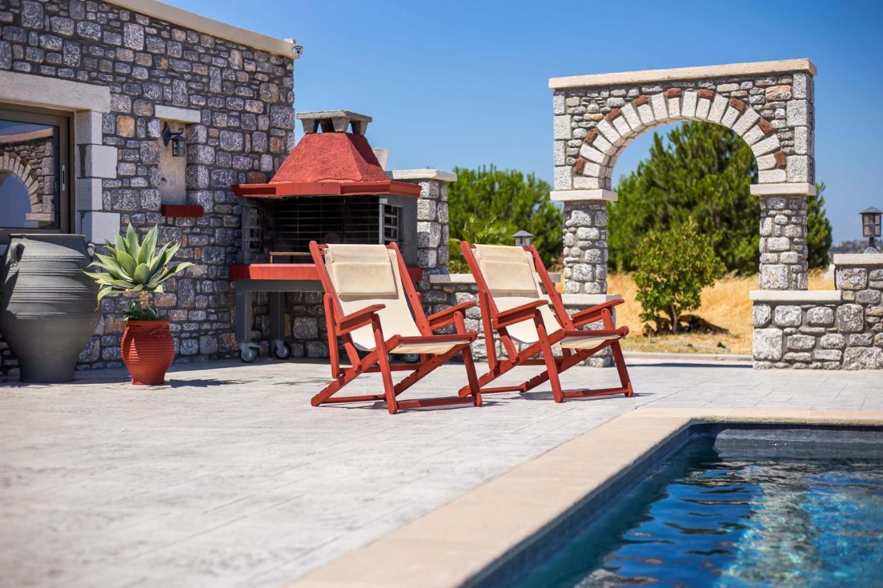 Des & Coo Luxury Villa With Private Pool 法里拉基 外观 照片