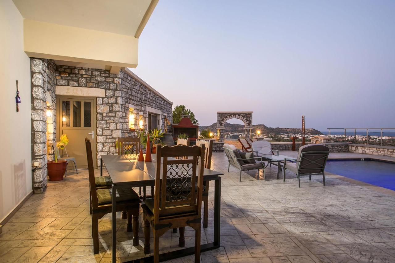 Des & Coo Luxury Villa With Private Pool 法里拉基 外观 照片