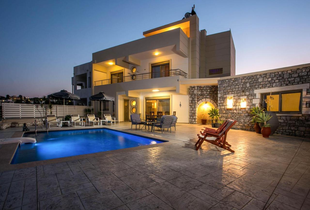 Des & Coo Luxury Villa With Private Pool 法里拉基 外观 照片