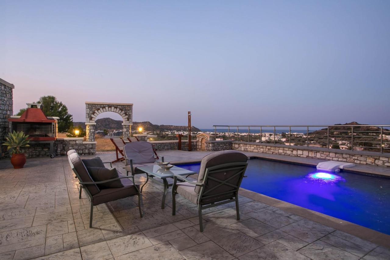 Des & Coo Luxury Villa With Private Pool 法里拉基 外观 照片
