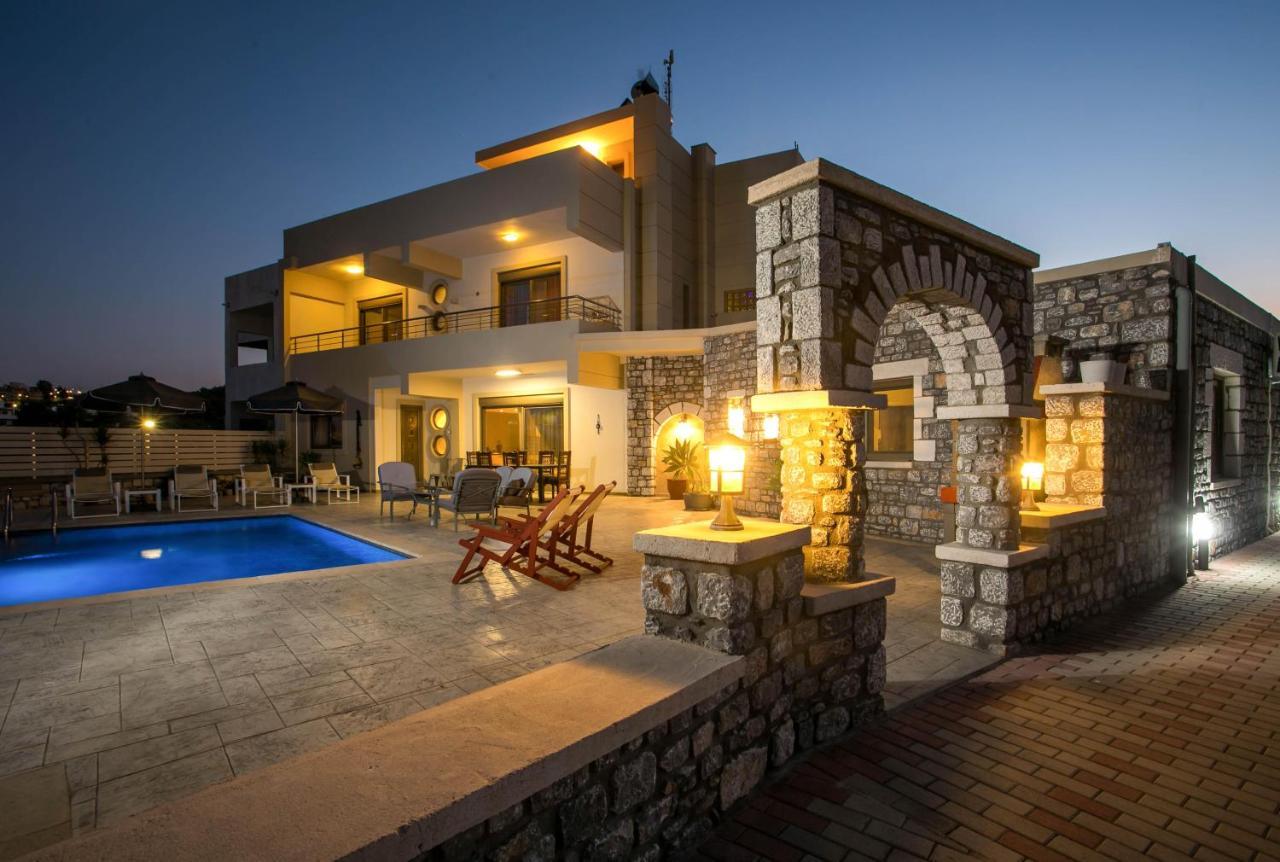 Des & Coo Luxury Villa With Private Pool 法里拉基 外观 照片