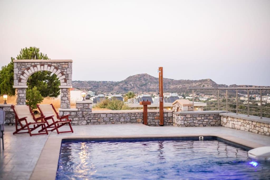 Des & Coo Luxury Villa With Private Pool 法里拉基 外观 照片